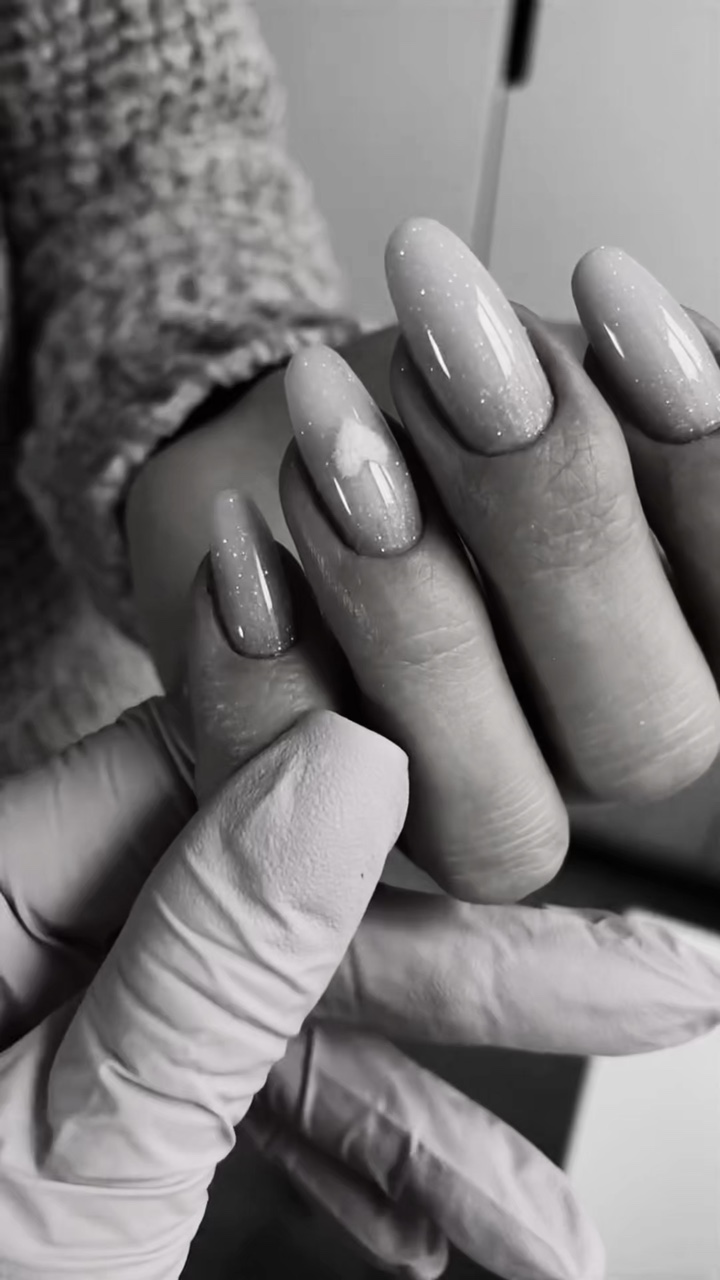 UÑAS