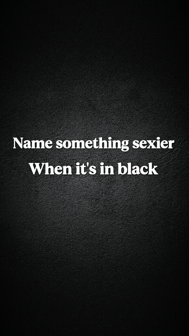 Siyahlı daha seksi