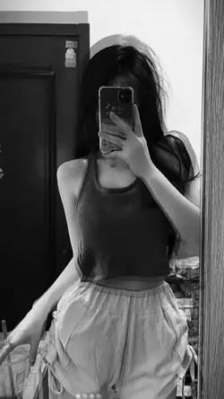 bnw blurry