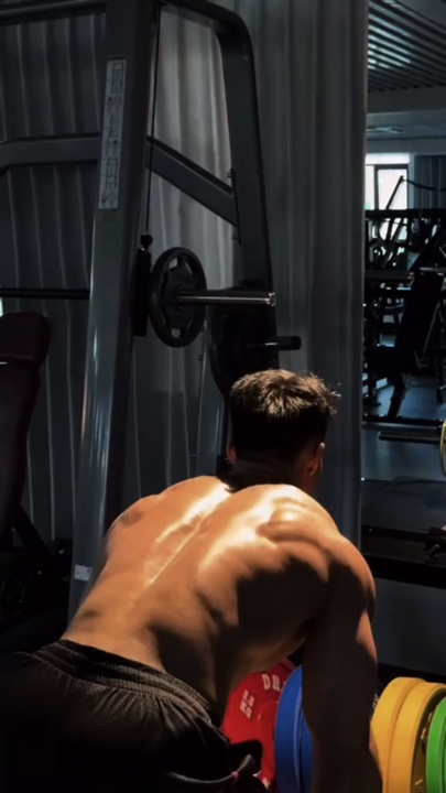 GIMNASIO | 5 clips 