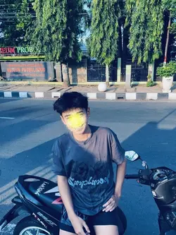 stiker bisa di geser