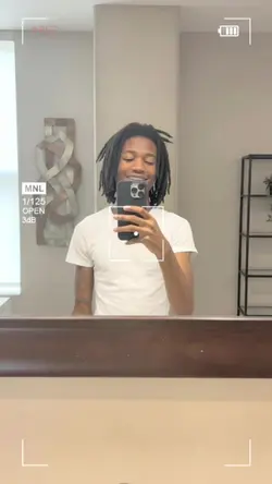 From BW to Bold: Mirror Selfie Glow-Up