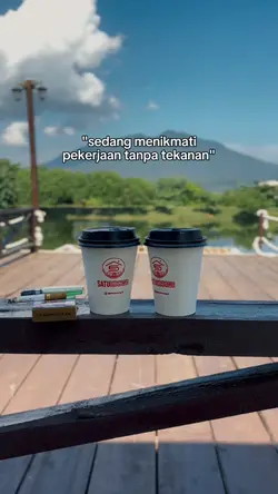 sedang menikmati