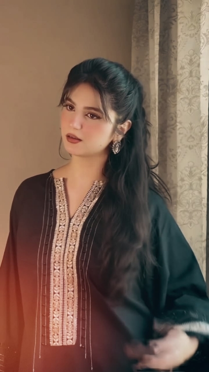 Nasha ankhiyon m 