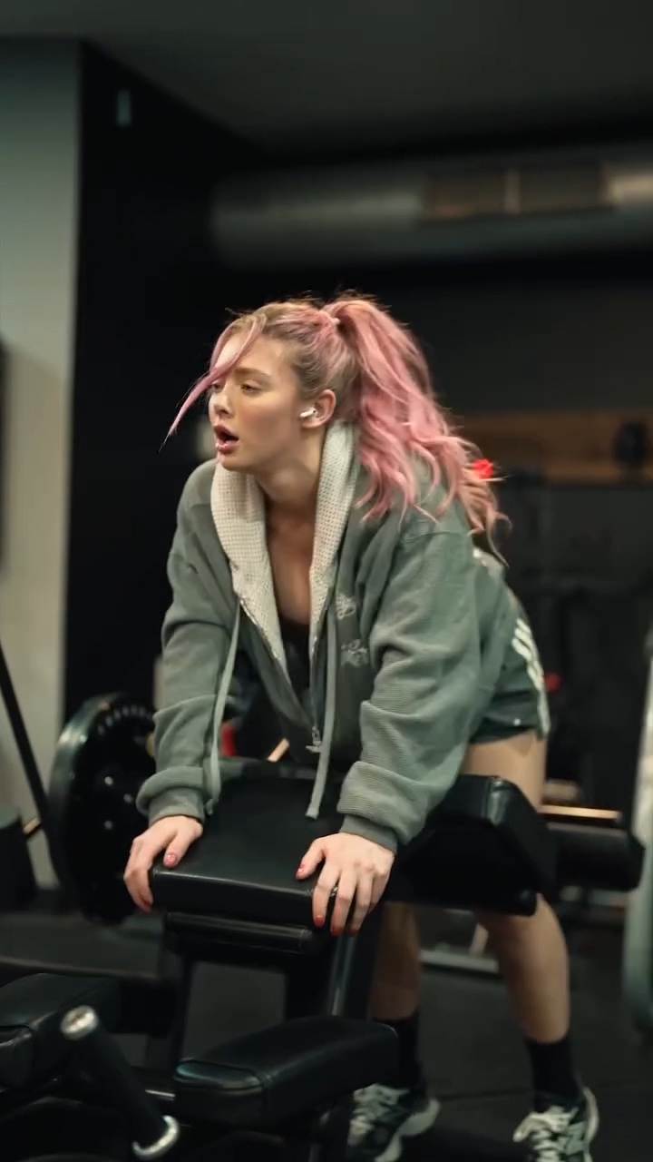bodybuilder girl🏋️‍♀️