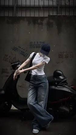 Tay vớt ánh trăng 