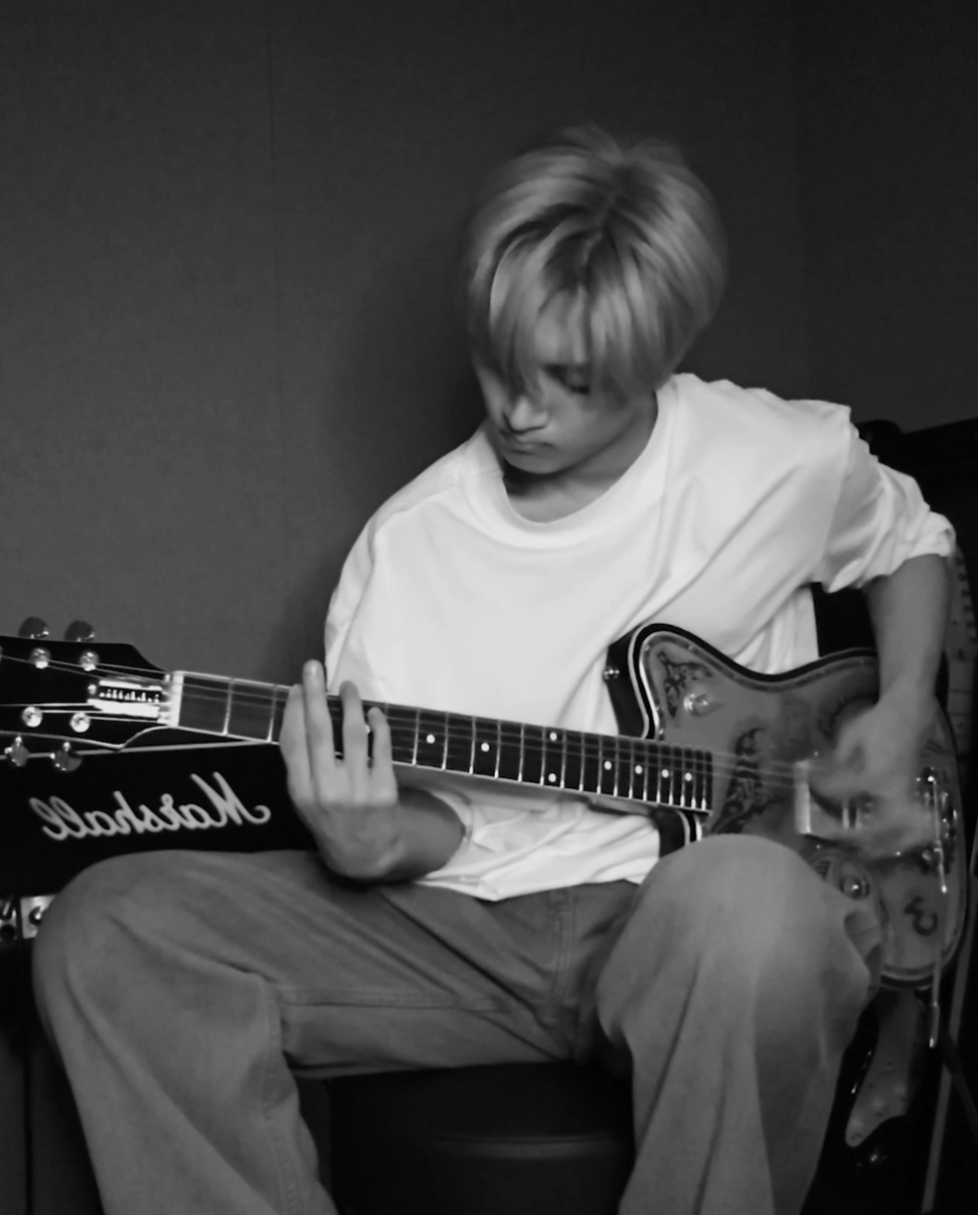 Electric guitar
