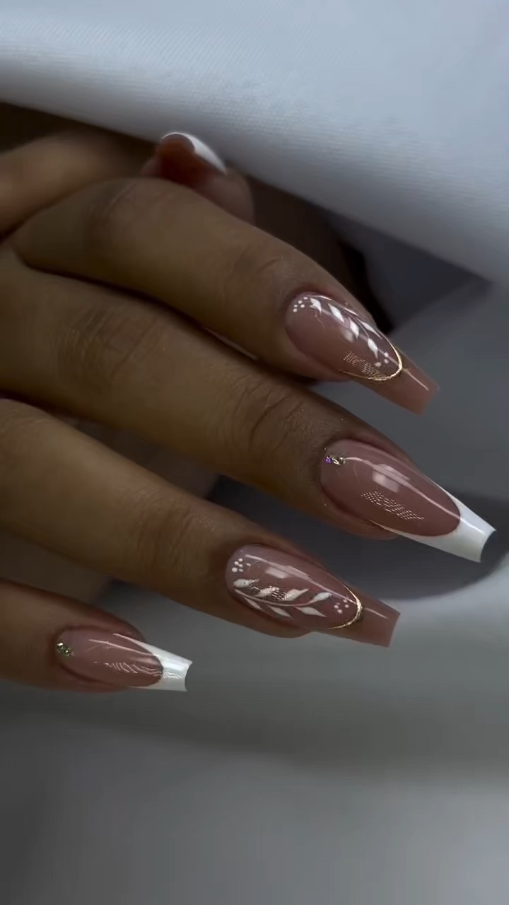 UÑAS