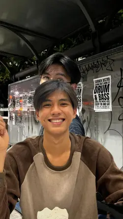 ว่าเธอทั้งสวย