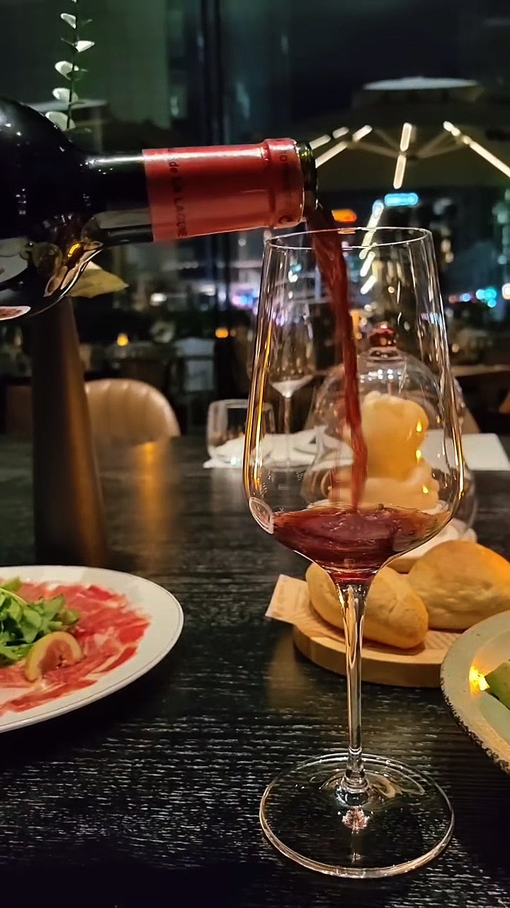 Wein schwarz Freitag