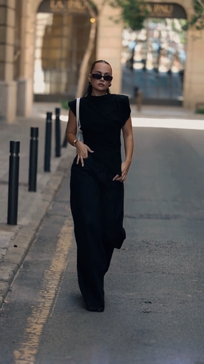 Outfit 2 Clips 