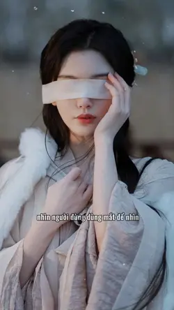 nhìn người đừng dùng