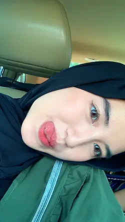 kamu sungguh terlalu