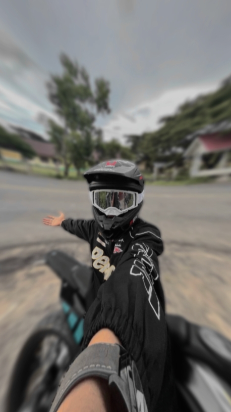 0,5 ditambah kece blur