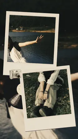 2 polaroid Frame