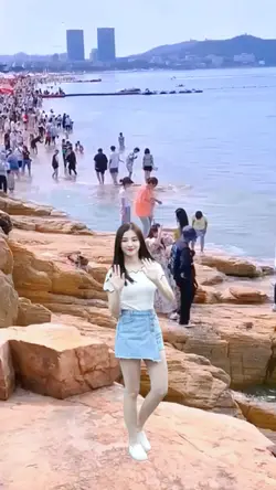 Hè về trên bãi biển