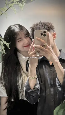 2ảnh Đưa bàn tay anh