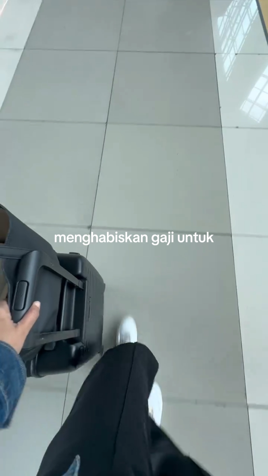 Menghabiskan gaji un
