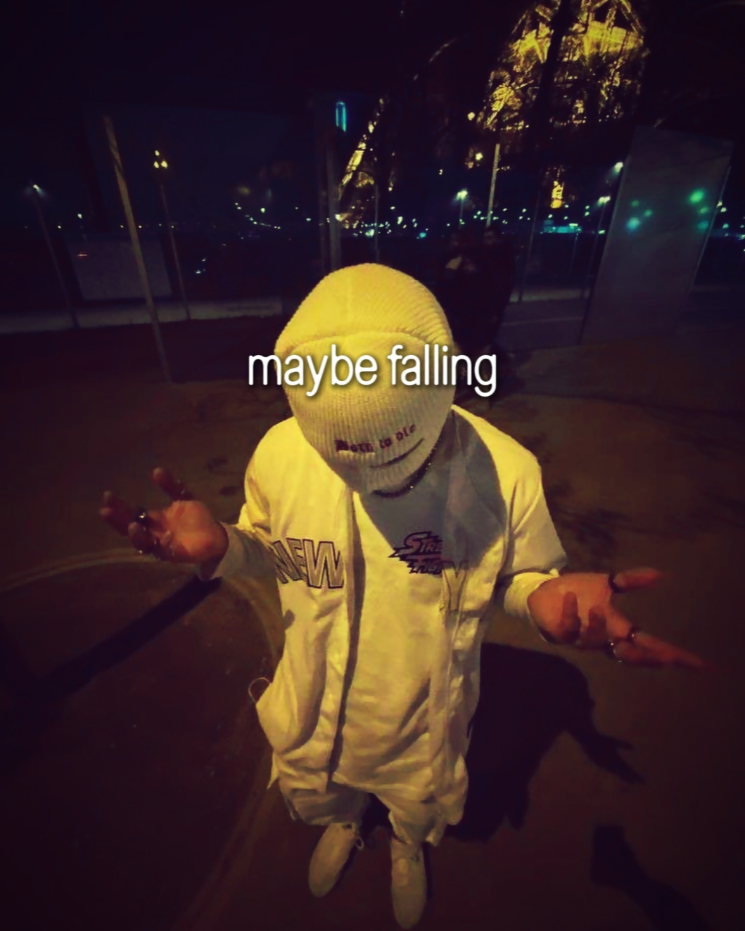 Tal vez cayendo 