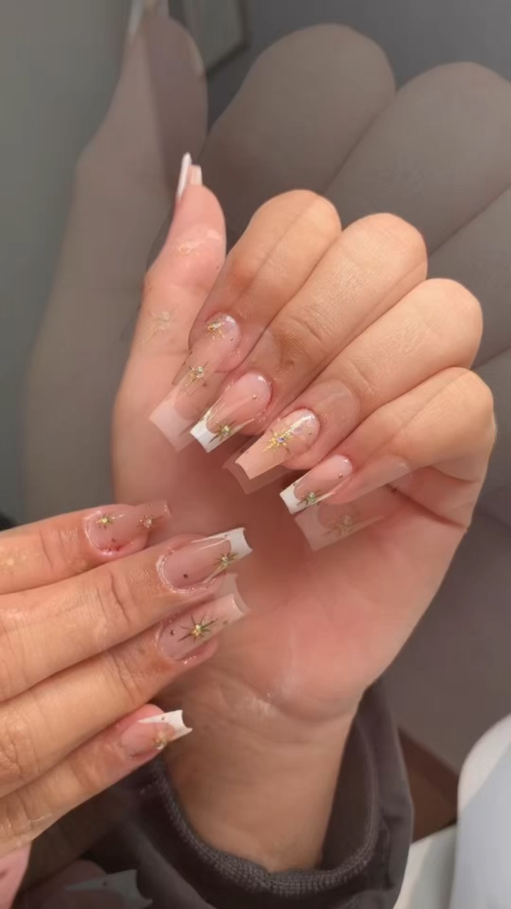 NAILS 