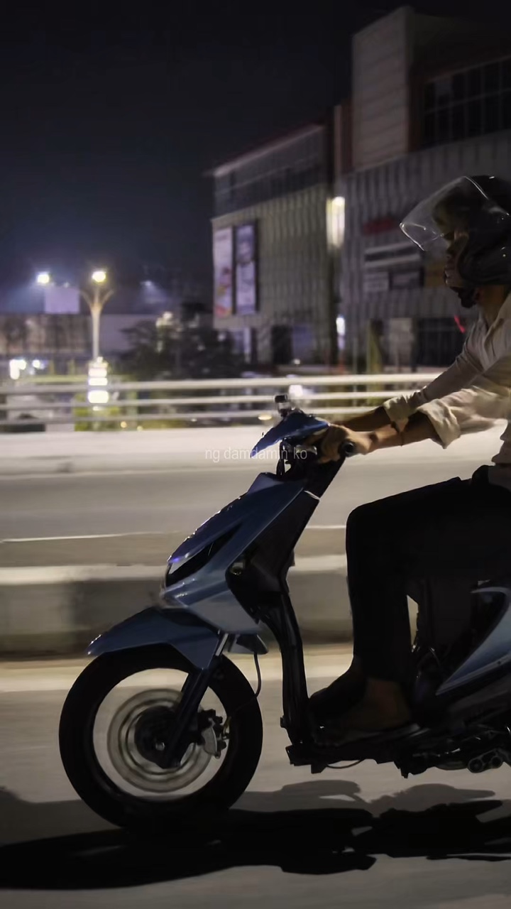 Gerak Lambat Multo