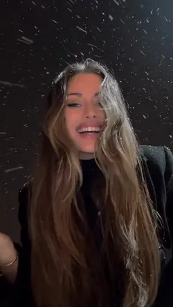 Snowing 🌨️❤️