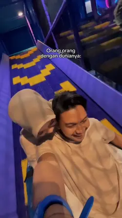 BERGEMBIRA BERSAMA
