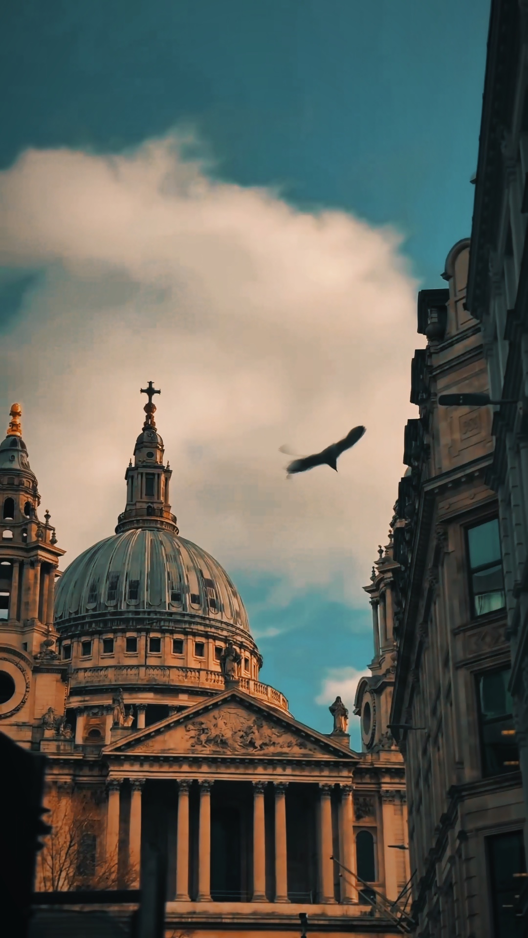 LONDON 