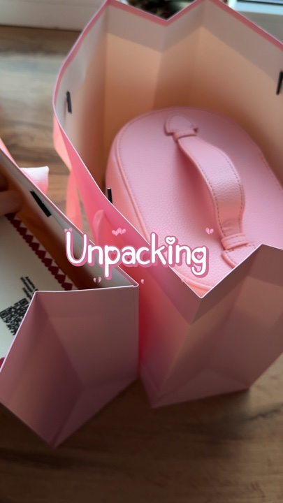 Unpacking 🩷