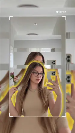 Da maglietta larga a glow-up: montaggio selfie