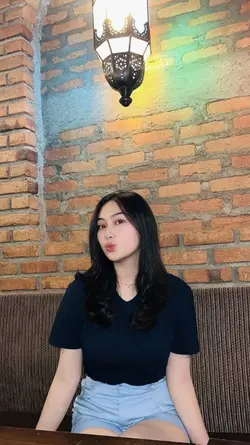 2 foto geser samping