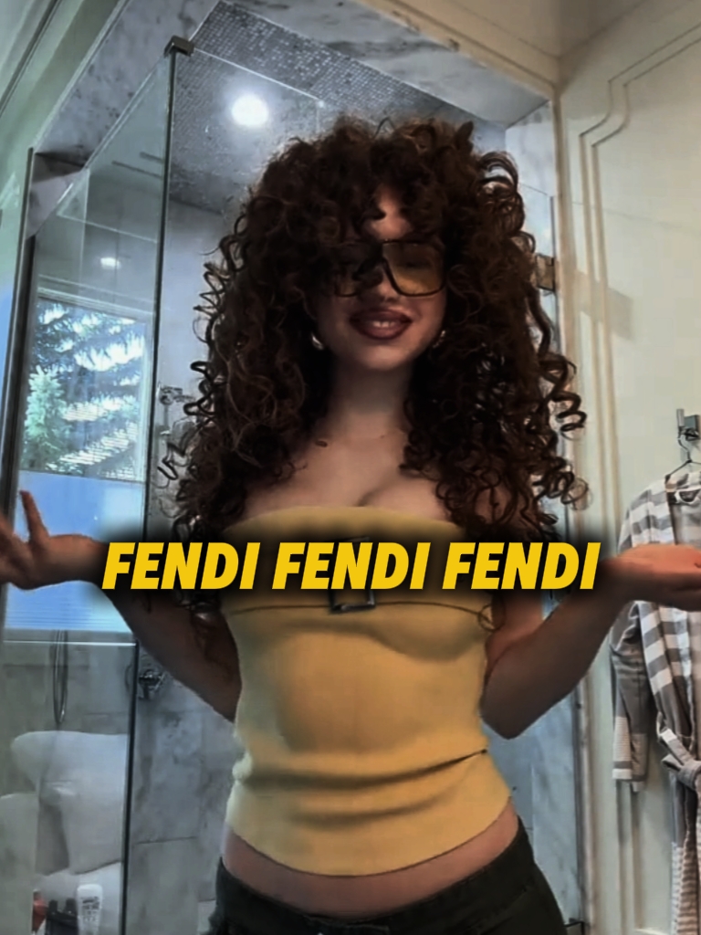 FENDI FENDI FENDI 
