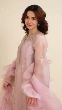 Hania Amir