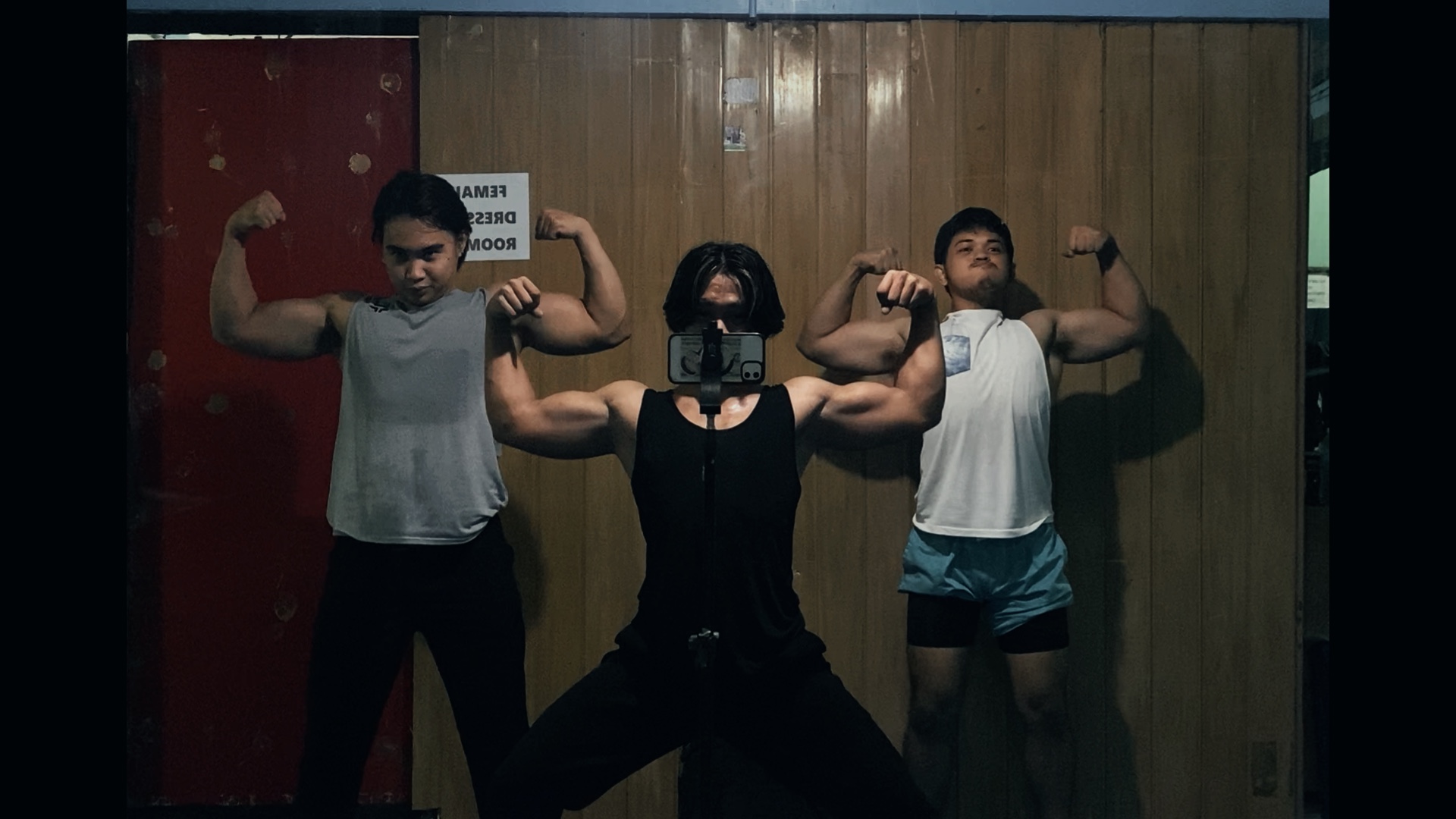 Posar con Gymbro