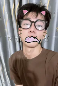 Filter mèo ngậm cá