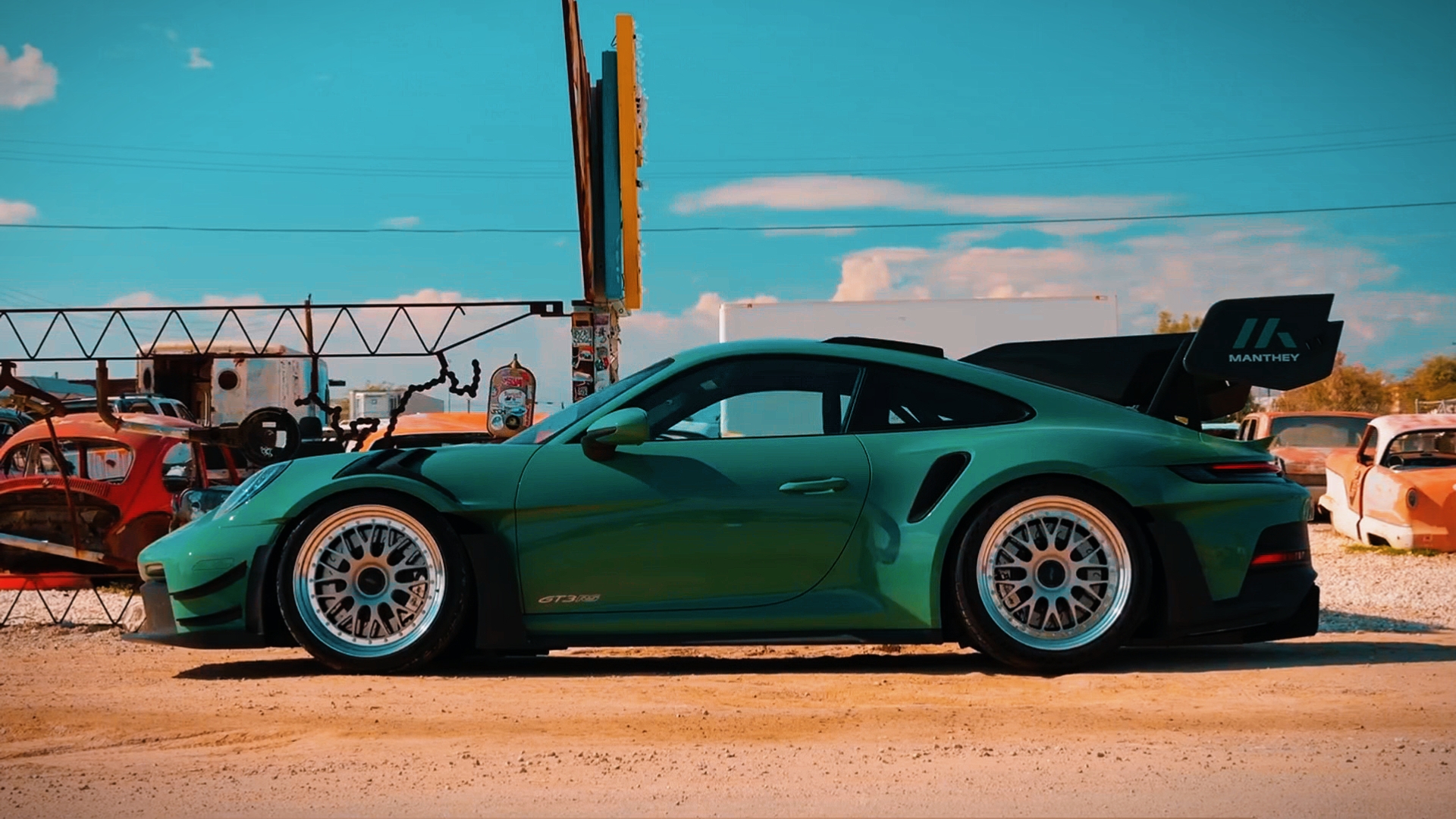 car cinematic 16:9
