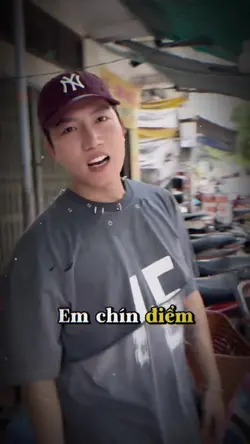 Em 9 điểm