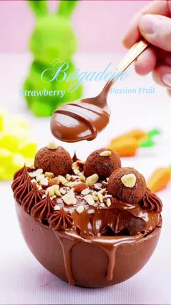 Spoon-Scoop Dessert Tease