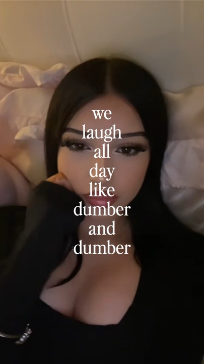 bütün gün gülüyoruz
