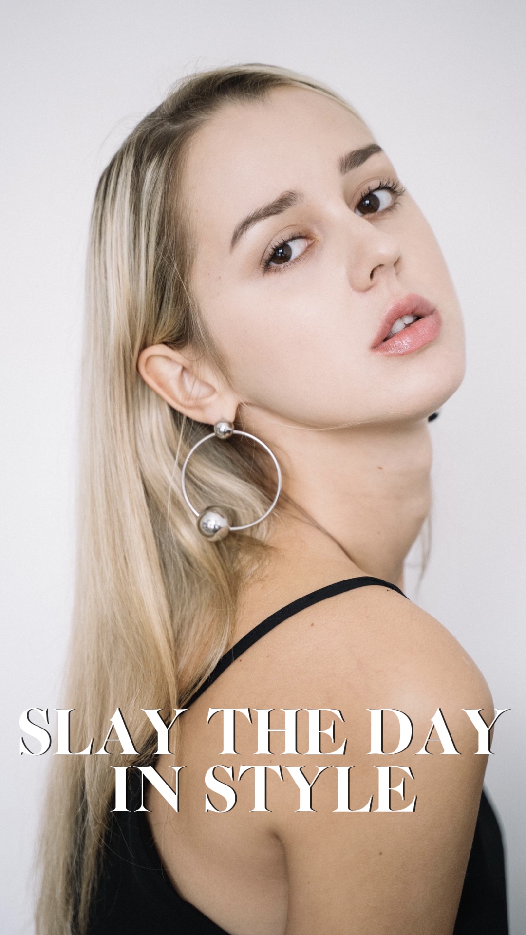 Women’s Clothing Product Display In TikTok Style 