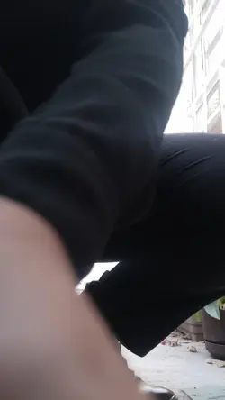 vestida de negro