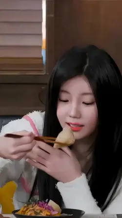 wonhee eating fancam