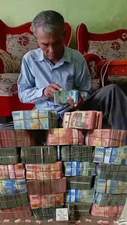 UANG BANYAK