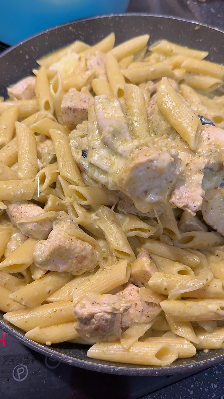 Pâtes au pesto de poulet 
