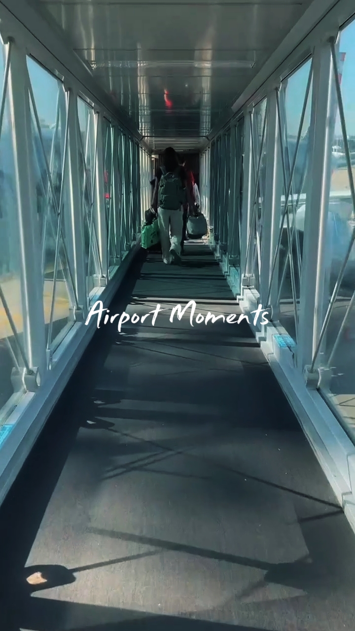 AIRPORT MOMENTS 