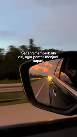 sedang memperbaiki