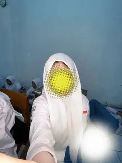 stiker trend kuning