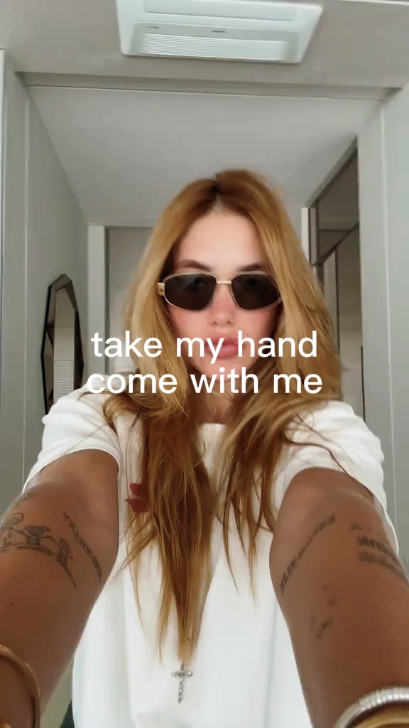 ambil tanganku