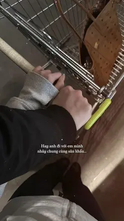 Hay anh đi với em