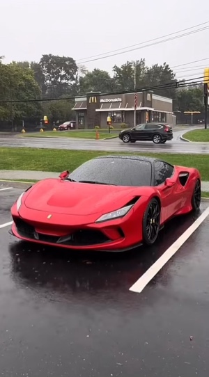 Clips Ferrari